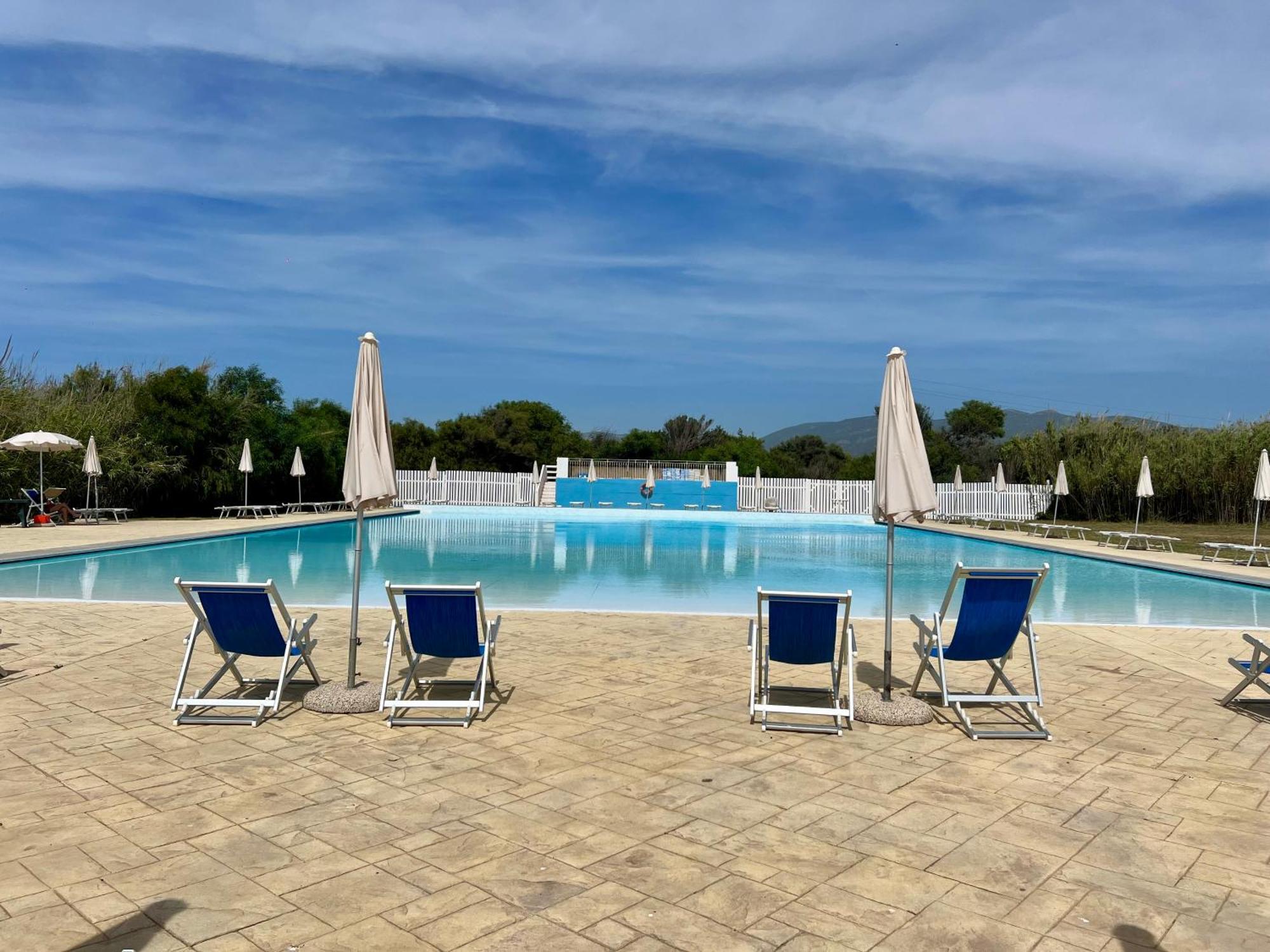 Apartments Mimose Бадези Екстериор снимка