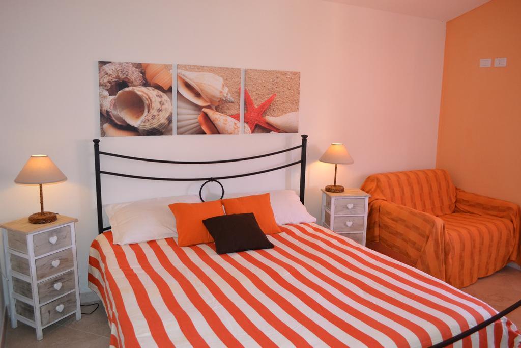 Apartments Mimose Бадези Екстериор снимка
