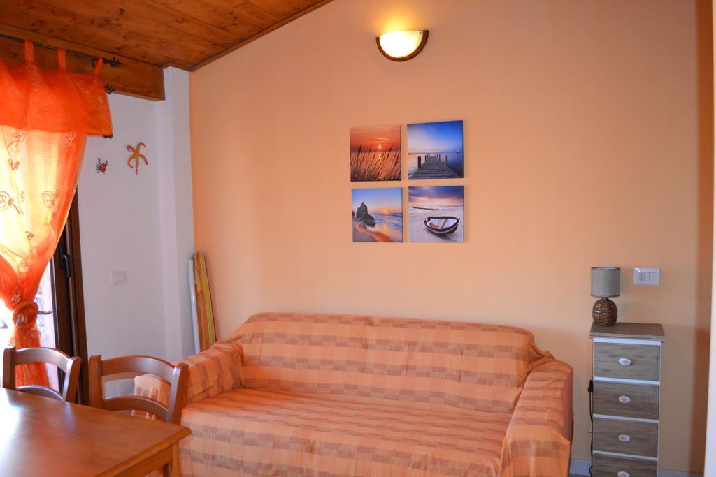 Apartments Mimose Бадези Екстериор снимка
