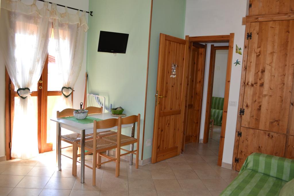 Apartments Mimose Бадези Екстериор снимка