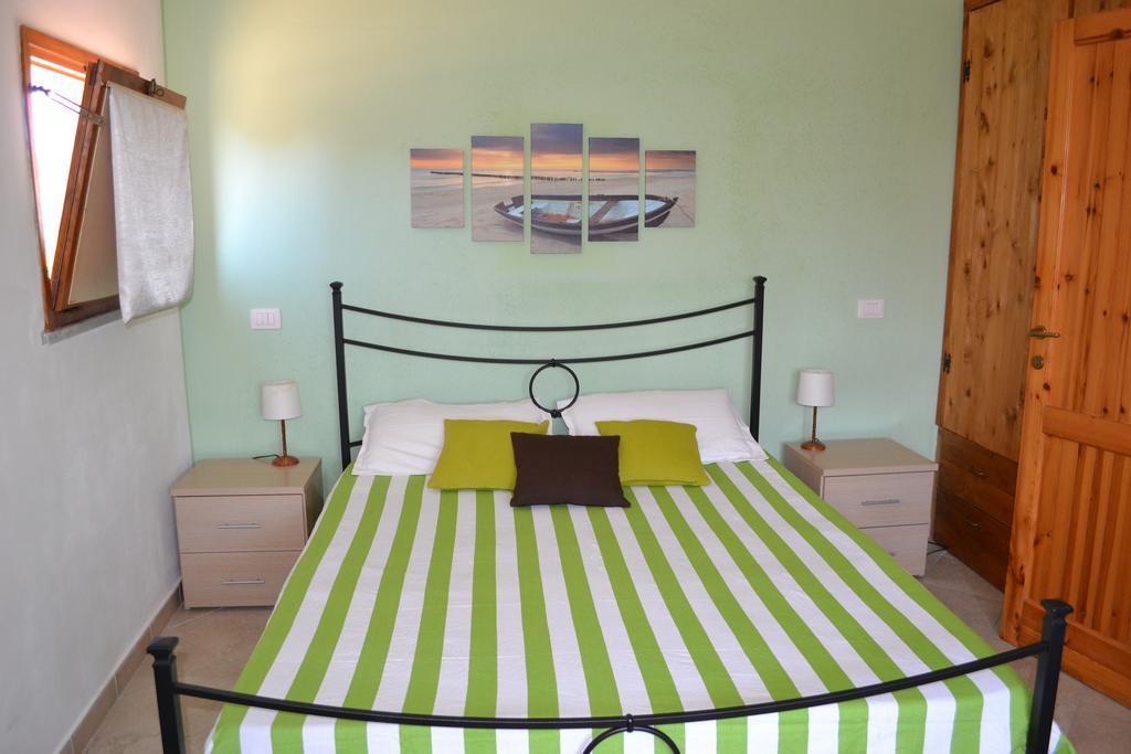 Apartments Mimose Бадези Екстериор снимка