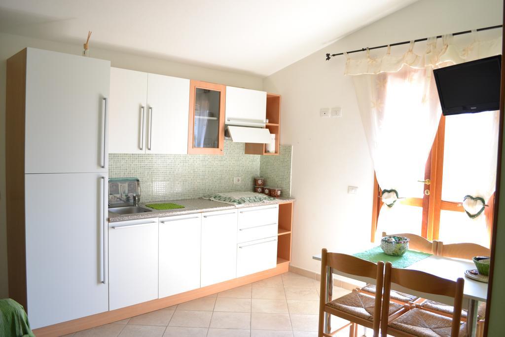 Apartments Mimose Бадези Екстериор снимка